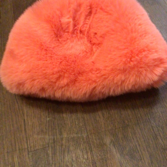 Wyeth Ushanka coral faux fur - Picture 4 of 6